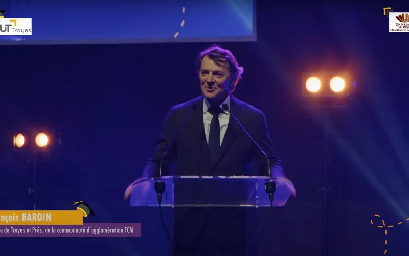 Cérémonie de remise des diplômes au Cube, à Troyes